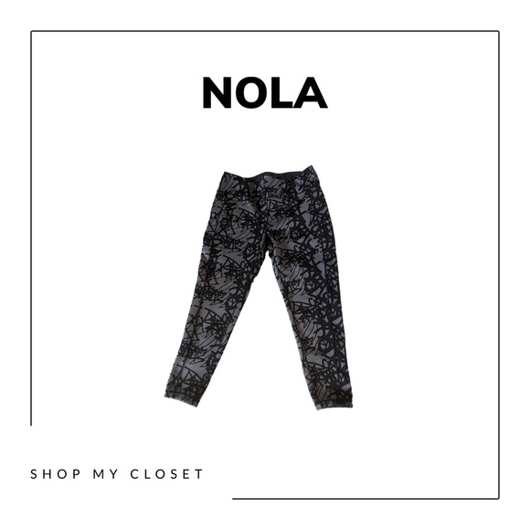 NWOT - Nola Cropped yoga pant (Penningtons) - Picture 1 of 3